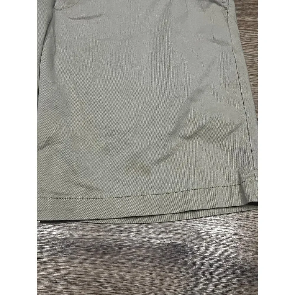 Izod Mens Shorts Size 32 Khaki Stretch HAS STAIN (A86)